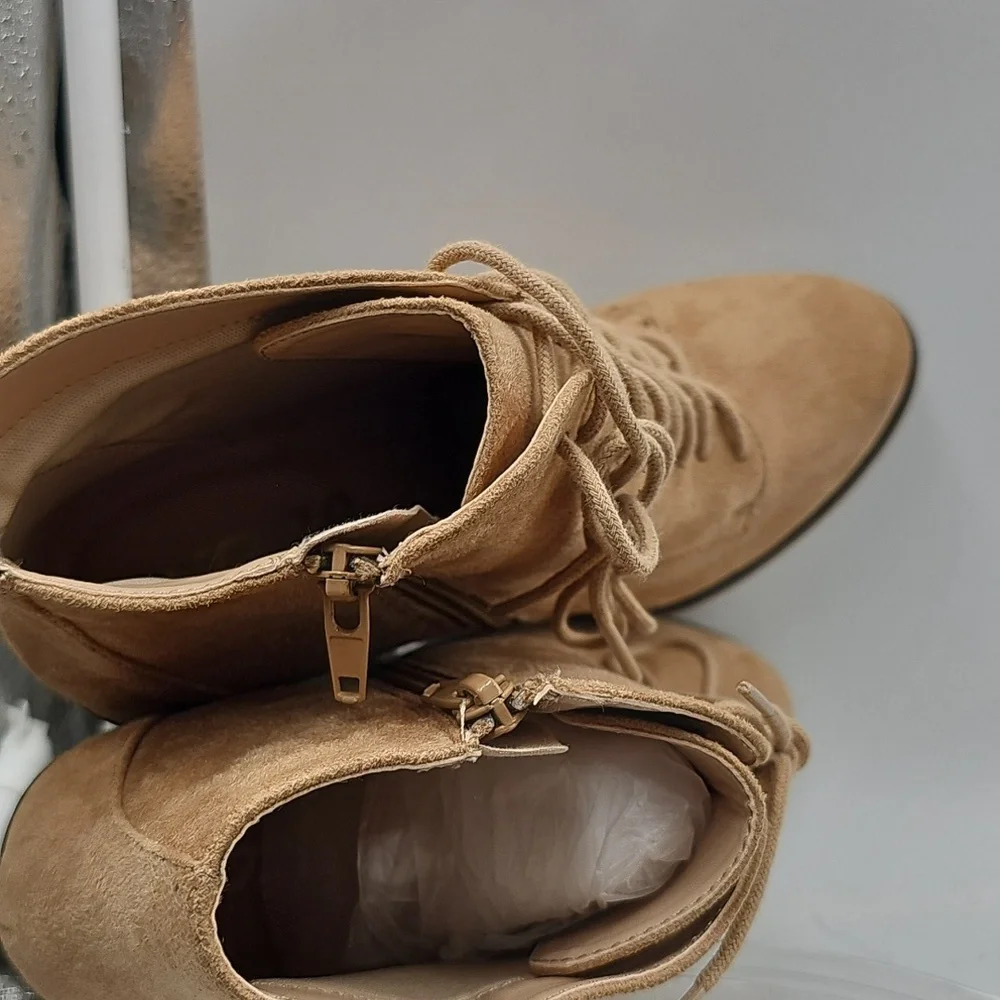 J Tan faux Suede Lace Up Boots with Sturdy Heel Sz 6 - Picture 10 of 11